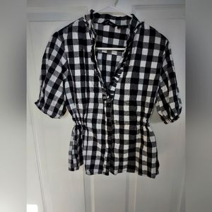 CUTE FLANNEL BUTTON UP TOP SHORT SLEEVE SIZE LARGE
